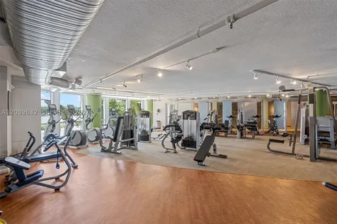 2641 N Flamingo Road Sunrise FL 33323