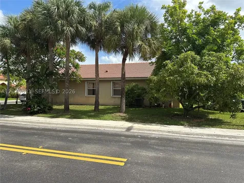 1579 SW 105th Avenue Pembroke Pines FL 33025