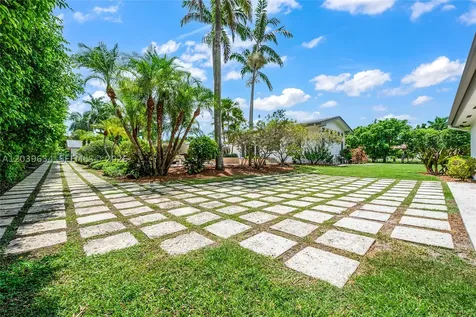 11900 SW 63rd Avenue Pinecrest FL 33156