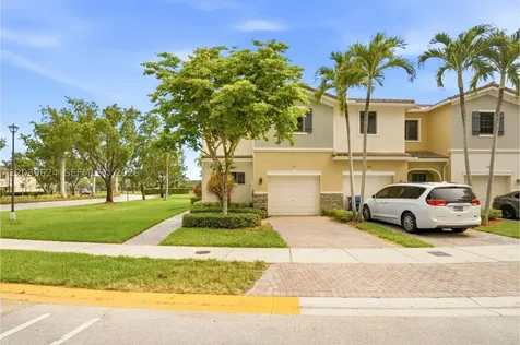 324 NE 194th Lane Miami FL 33179