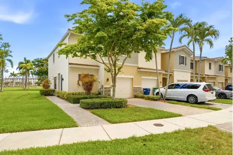 324 NE 194th Lane Miami FL 33179
