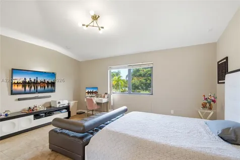 324 NE 194th Lane Miami FL 33179