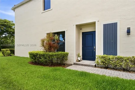 324 NE 194th Lane Miami FL 33179