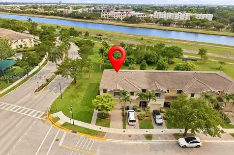 324 NE 194th Lane Miami FL 33179