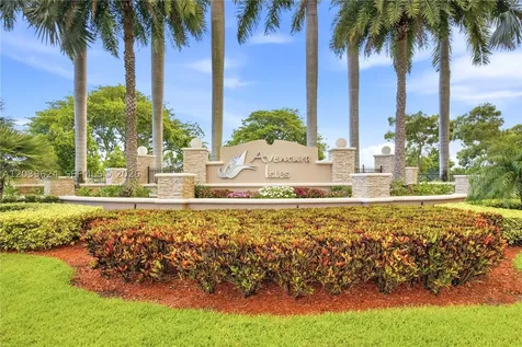 324 NE 194th Lane Miami FL 33179