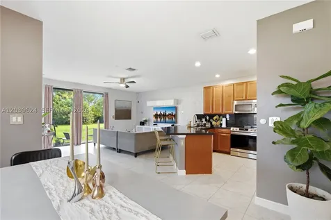 324 NE 194th Lane Miami FL 33179