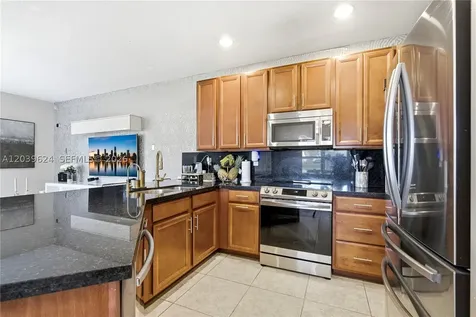 324 NE 194th Lane Miami FL 33179