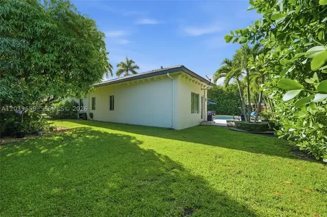 9401 SW 88th Court Miami FL 33176