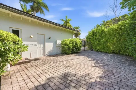 9401 SW 88th Court Miami FL 33176