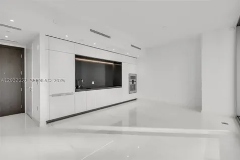 300 Biscayne Blvd Way Miami FL 33131