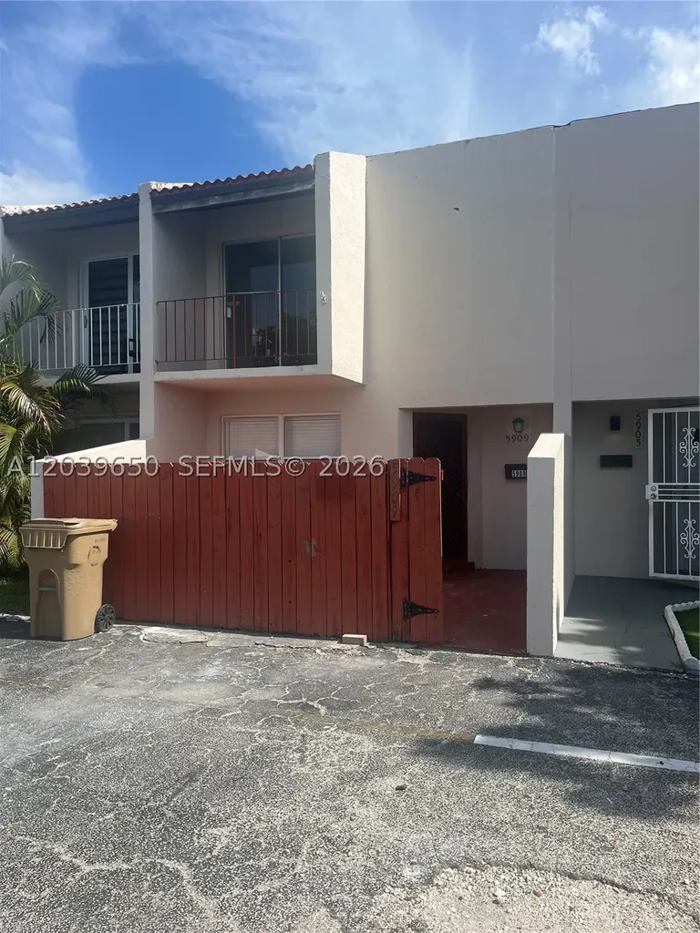 5909 SW 36th Court Davie FL 33314