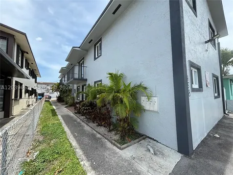 458 E 31st Street Hialeah FL 33013