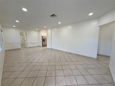 561 W 39th Street Hialeah FL 33012
