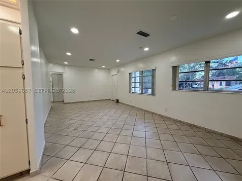 561 W 39th Street Hialeah FL 33012