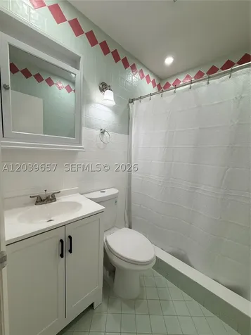 561 W 39th Street Hialeah FL 33012