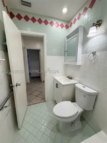 561 W 39th Street Hialeah FL 33012