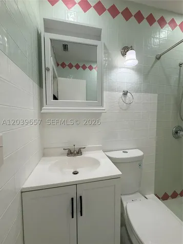 561 W 39th Street Hialeah FL 33012