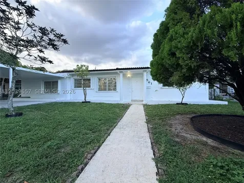 561 W 39th Street Hialeah FL 33012