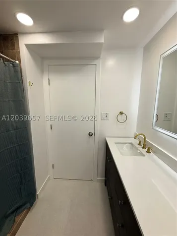 561 W 39th Street Hialeah FL 33012