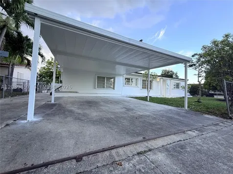561 W 39th Street Hialeah FL 33012