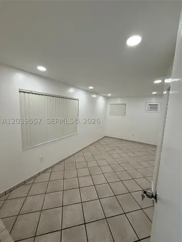 561 W 39th Street Hialeah FL 33012