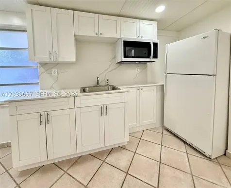 561 W 39th Street Hialeah FL 33012