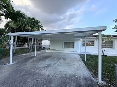 561 W 39th Street Hialeah FL 33012