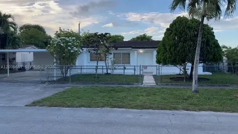 561 W 39th Street Hialeah FL 33012