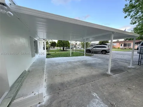 561 W 39th Street Hialeah FL 33012