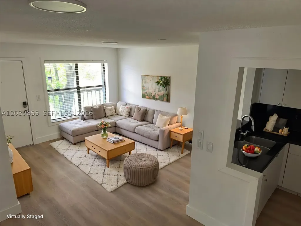 2735 W 66th Street Hialeah FL 33016