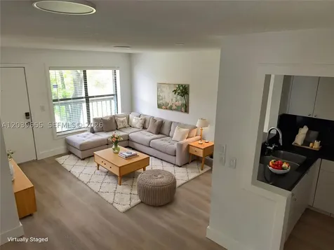 2735 W 66th Street Hialeah FL 33016