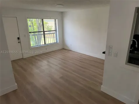 2735 W 66th Street Hialeah FL 33016