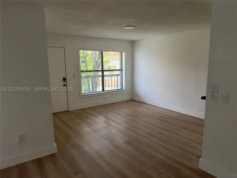 2735 W 66th Street Hialeah FL 33016