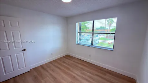 2735 W 66th Street Hialeah FL 33016