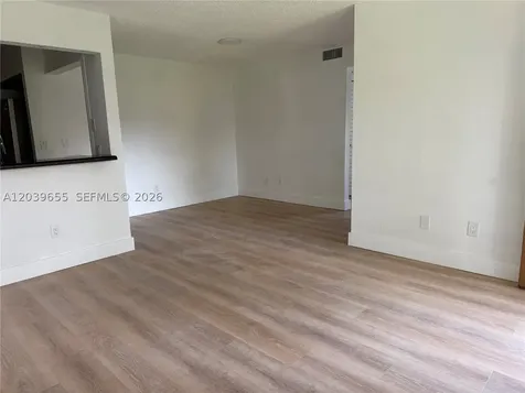 2735 W 66th Street Hialeah FL 33016