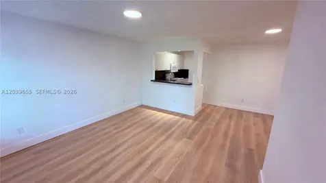 2735 W 66th Street Hialeah FL 33016