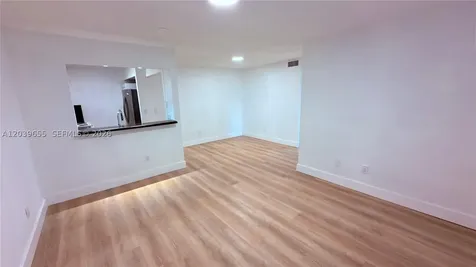 2735 W 66th Street Hialeah FL 33016