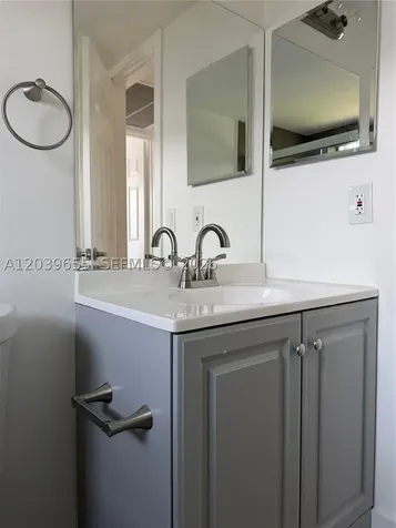 2735 W 66th Street Hialeah FL 33016