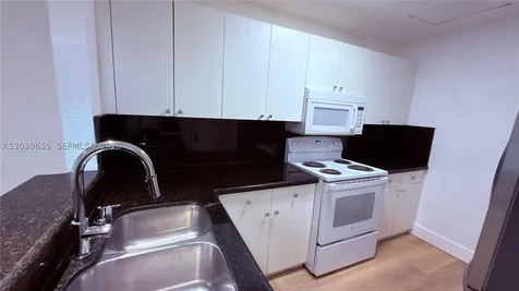 2735 W 66th Street Hialeah FL 33016