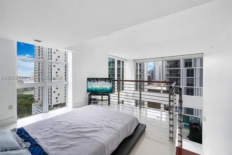 41 SE 5th Street Miami FL 33131