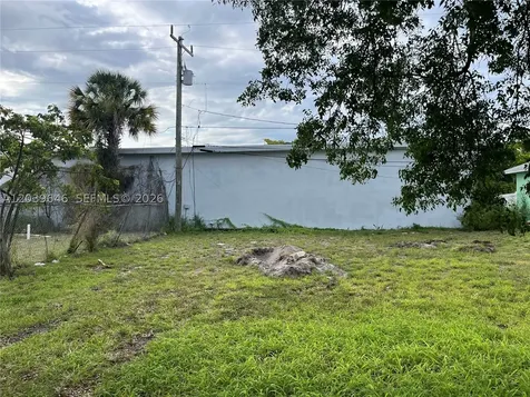 535 Lilac Court West Palm Beach FL 33407