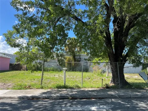 535 Lilac Court West Palm Beach FL 33407