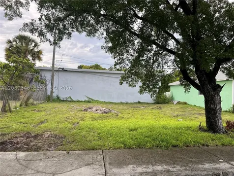 535 Lilac Court West Palm Beach FL 33407
