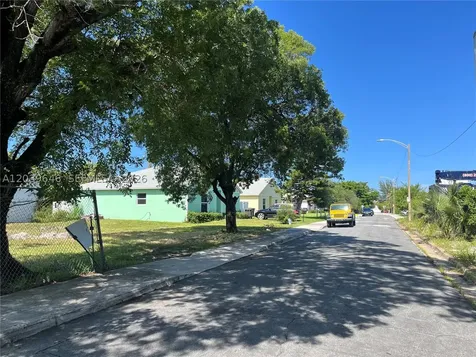 535 Lilac Court West Palm Beach FL 33407