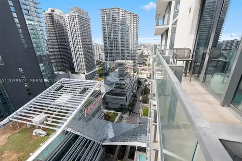 68 SE 6th Street Miami FL 33131
