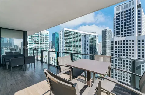 68 SE 6th Street Miami FL 33131