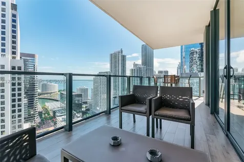 68 SE 6th Street Miami FL 33131