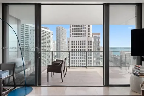 68 SE 6th Street Miami FL 33131