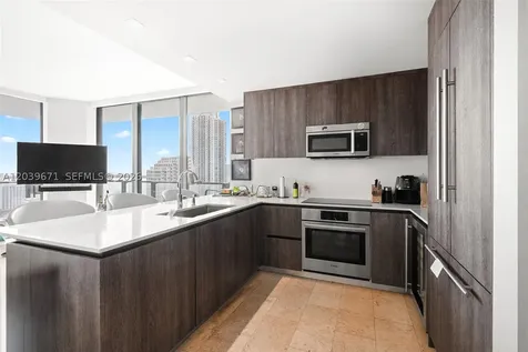 68 SE 6th Street Miami FL 33131
