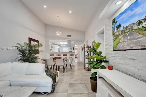 5535 SW 24th Avenue Dania Beach FL 33312